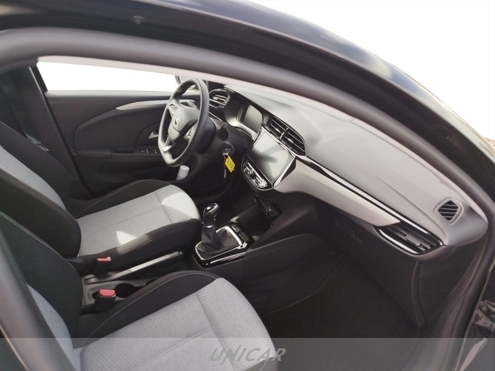 UNICAR Opel Corsa