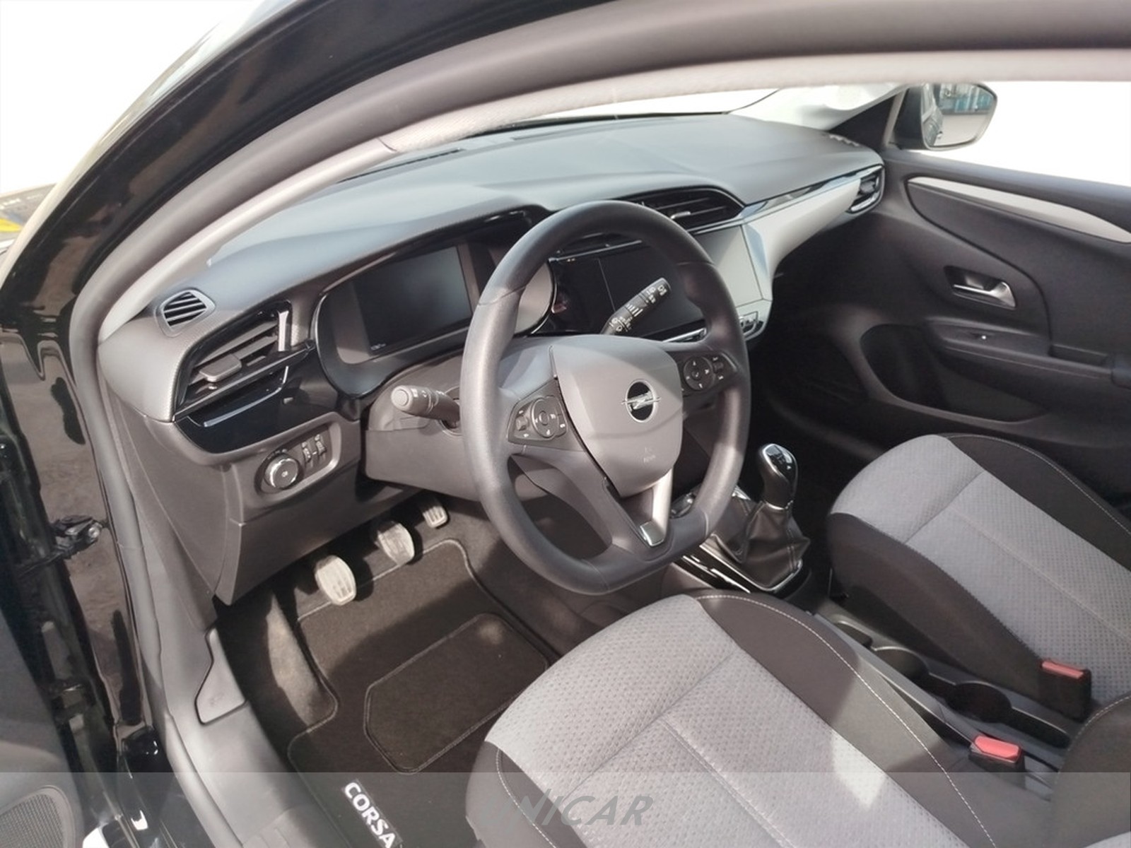 UNICAR Opel Corsa