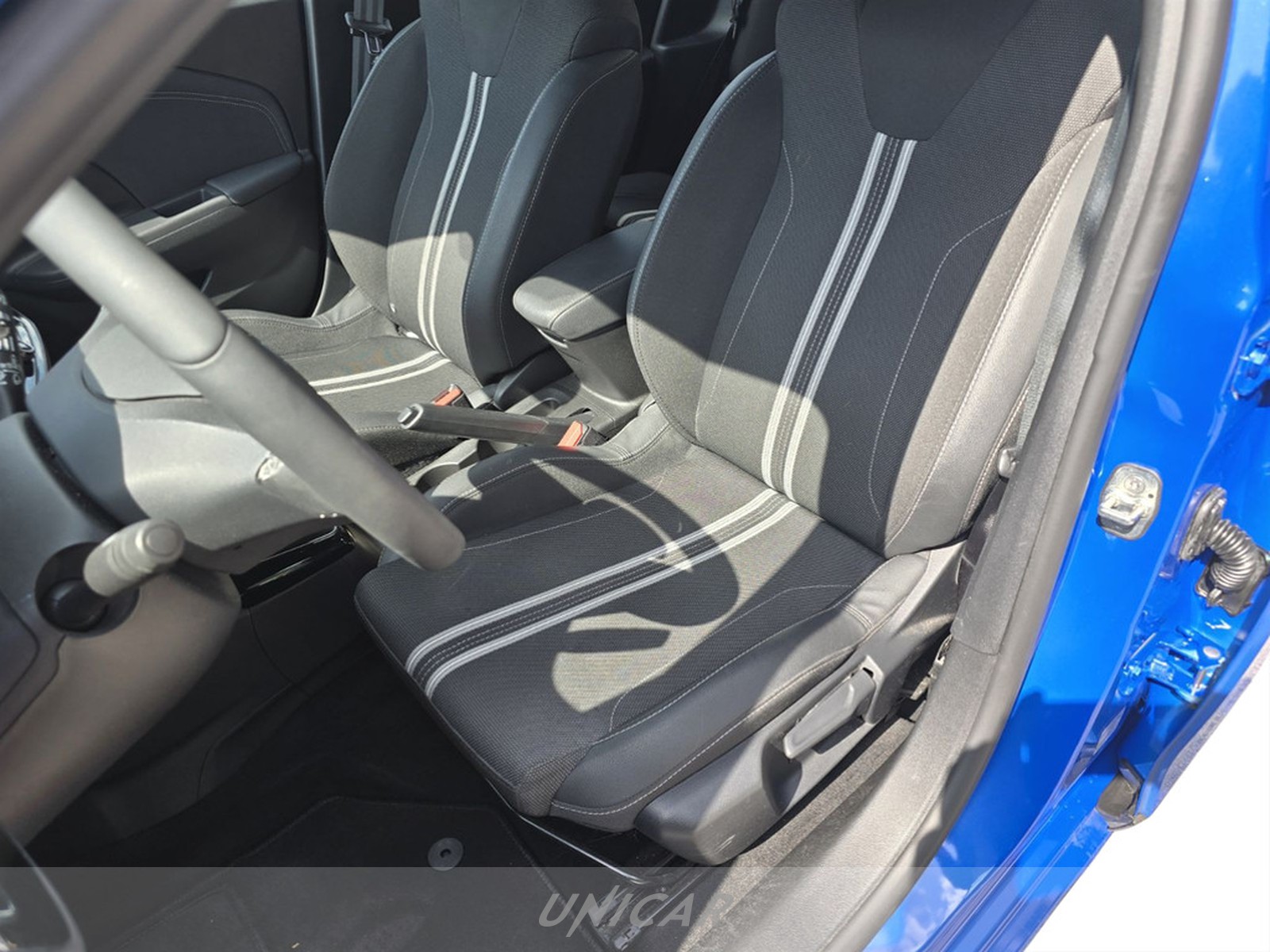 UNICAR Opel Corsa