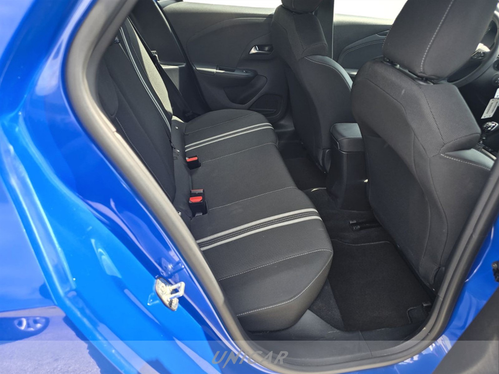 UNICAR Opel Corsa