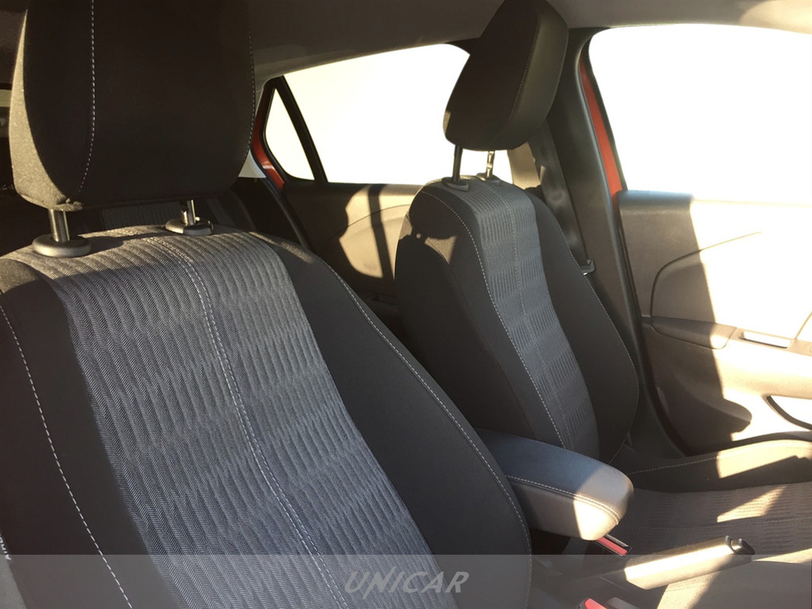 UNICAR Opel Corsa