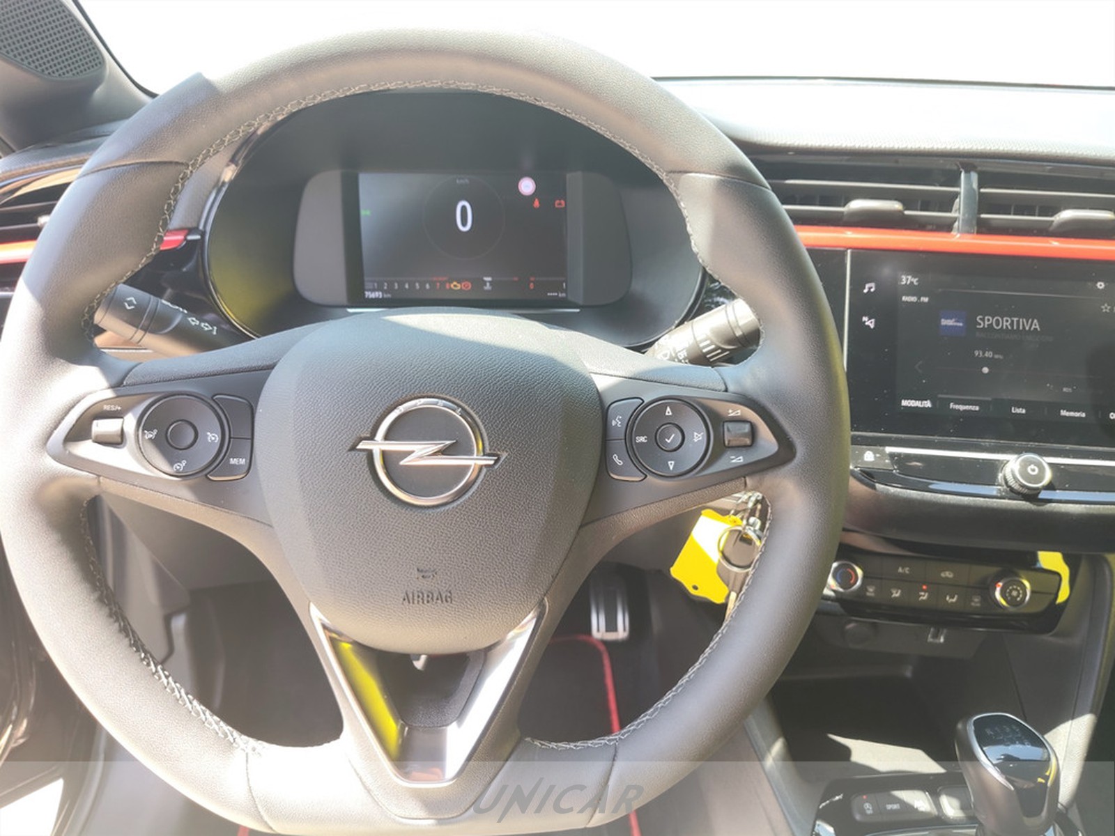 UNICAR Opel Corsa
