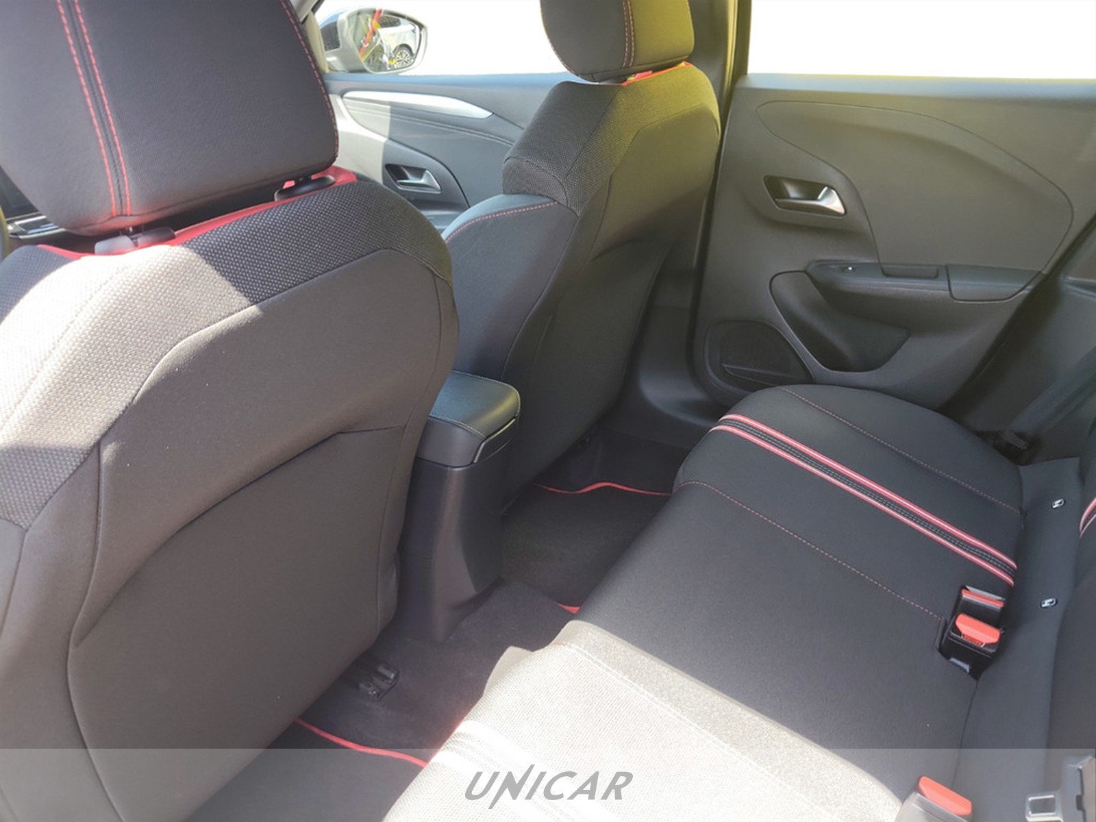 UNICAR Opel Corsa