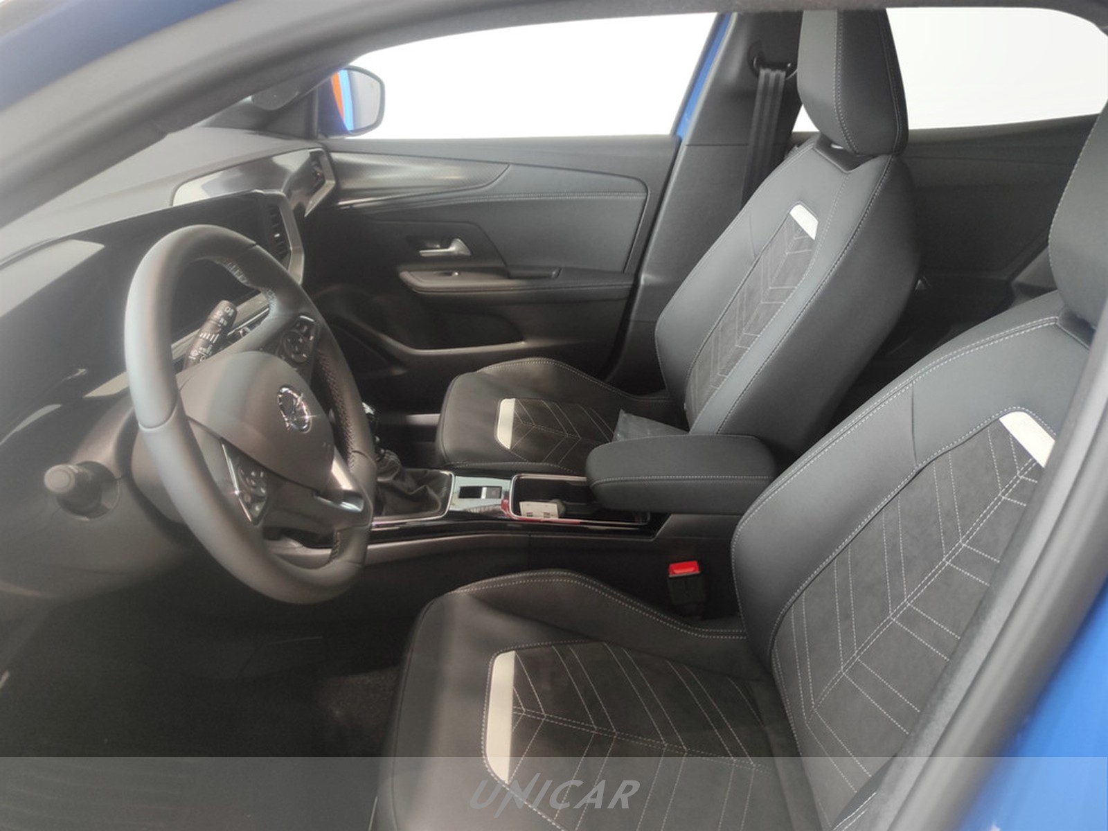 UNICAR Opel Mokka