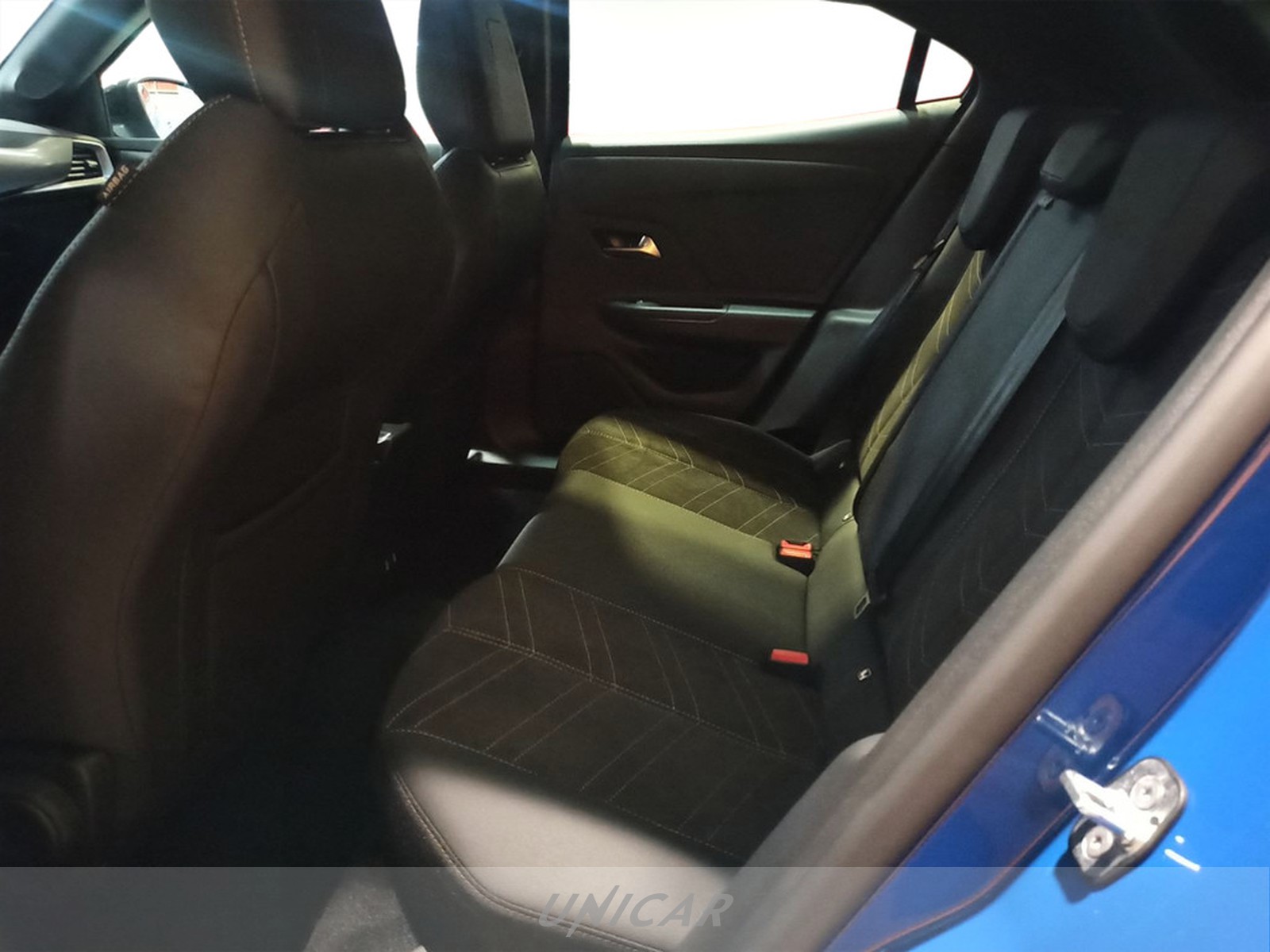 UNICAR Opel Mokka