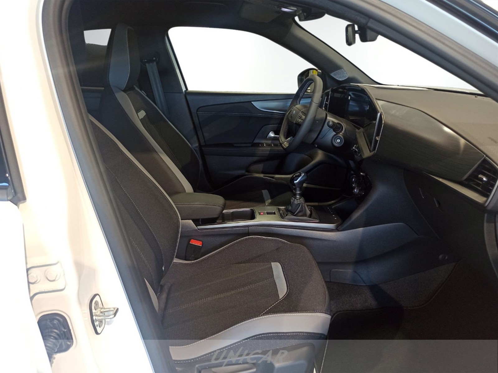 UNICAR Opel Mokka