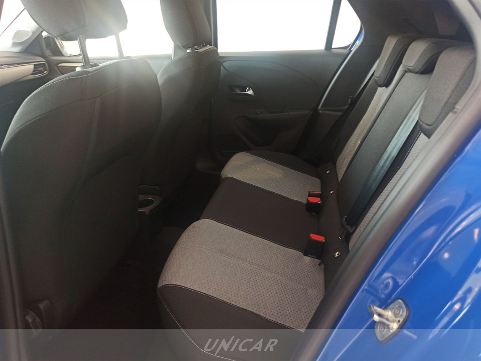 UNICAR Opel Corsa