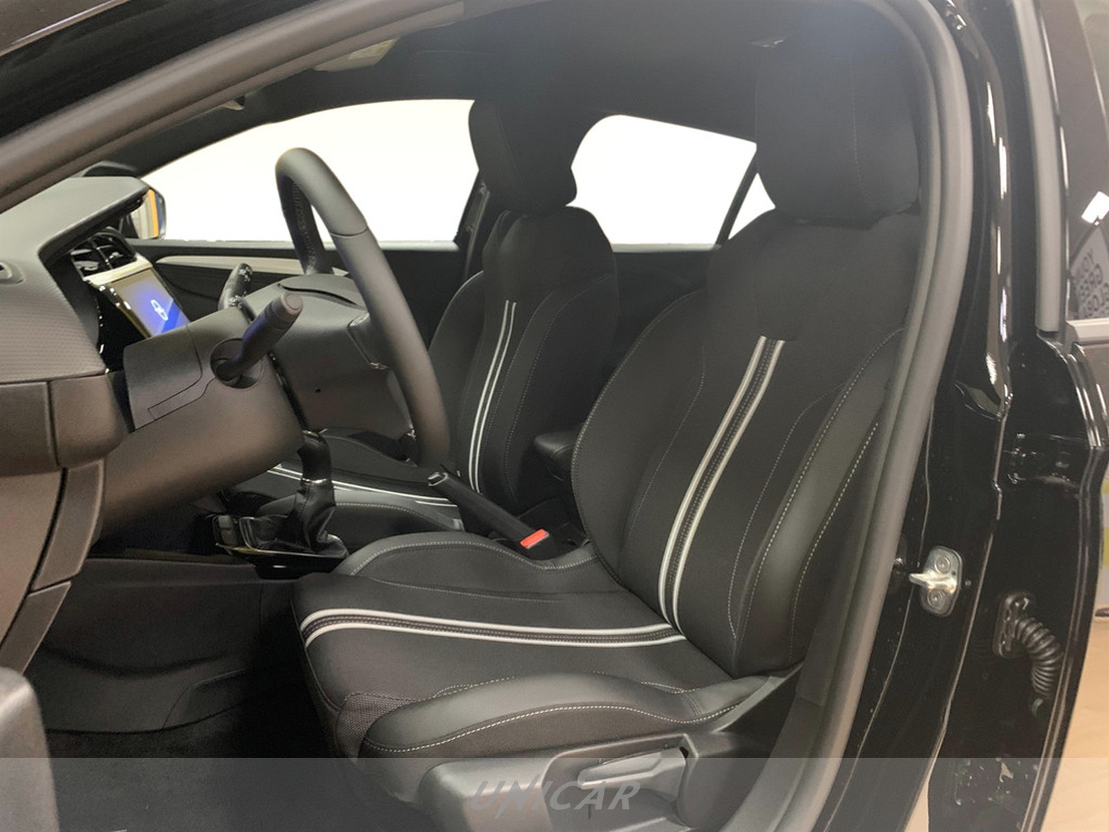UNICAR Opel Corsa