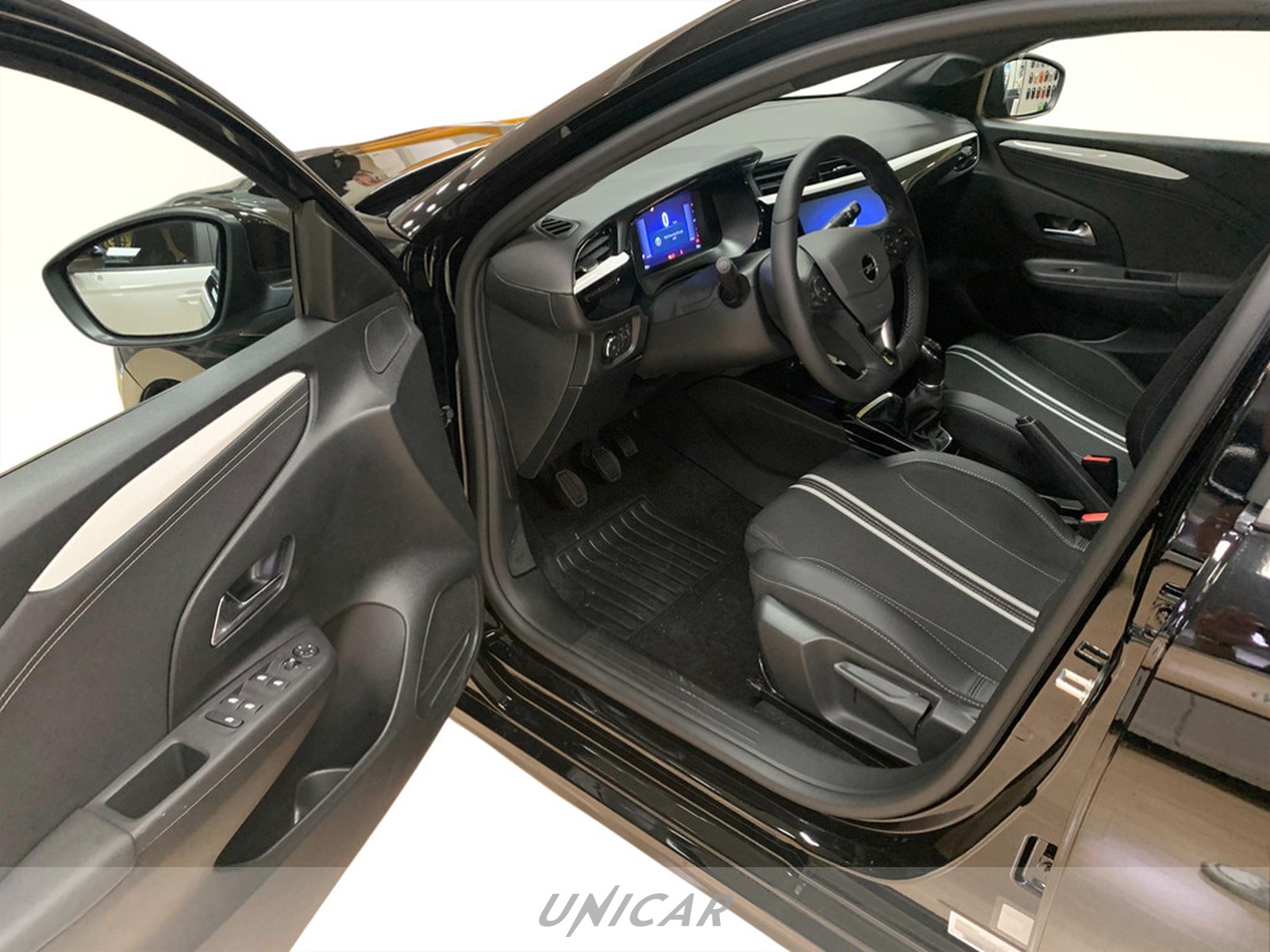 UNICAR Opel Corsa