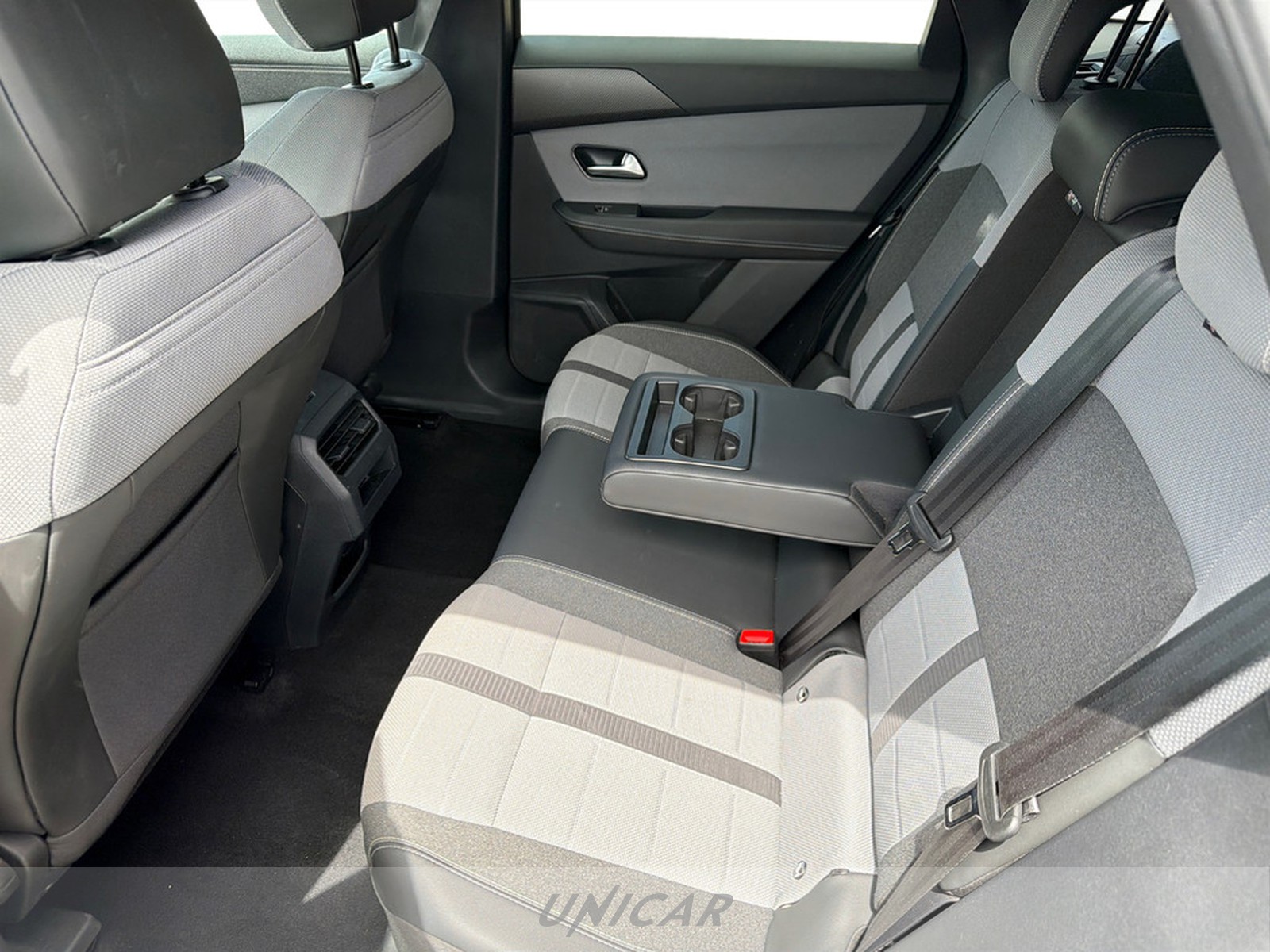 UNICAR Opel Grandland