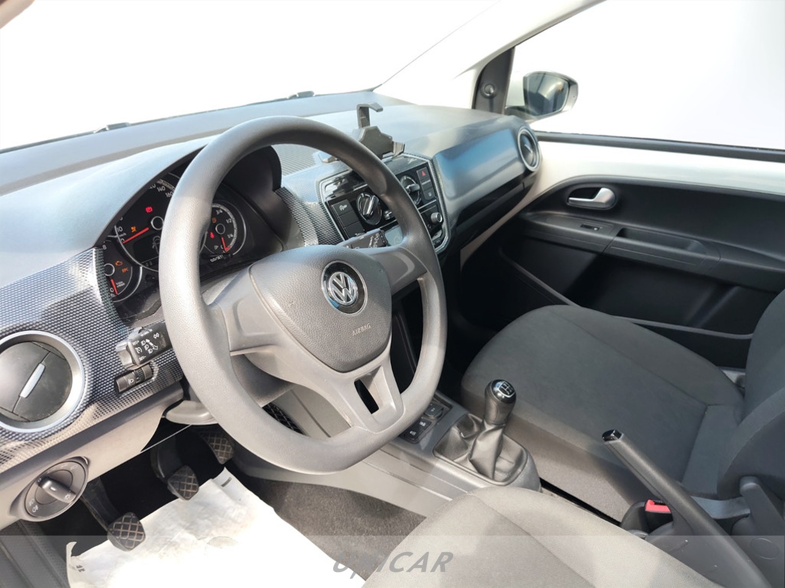 UNICAR Volkswagen up!