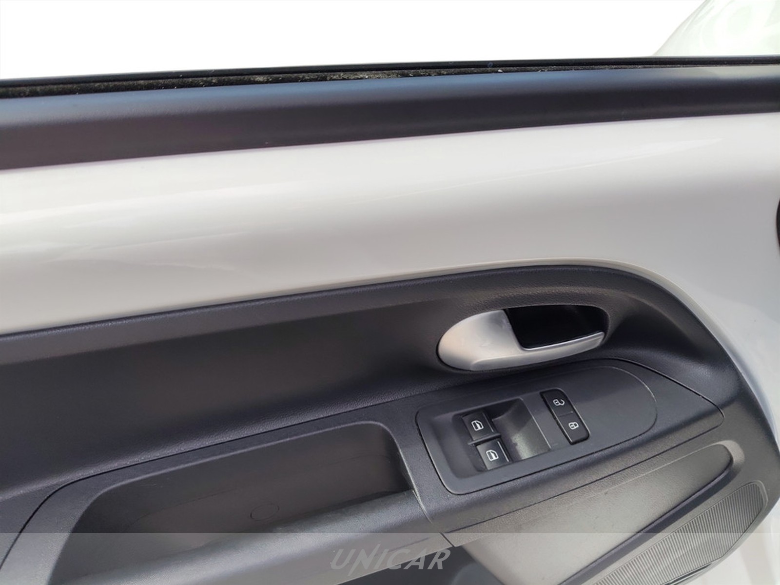 UNICAR Volkswagen up!