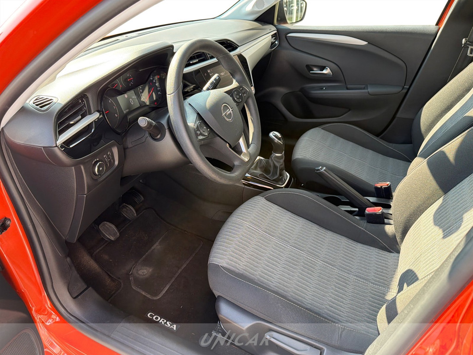 UNICAR Opel Corsa