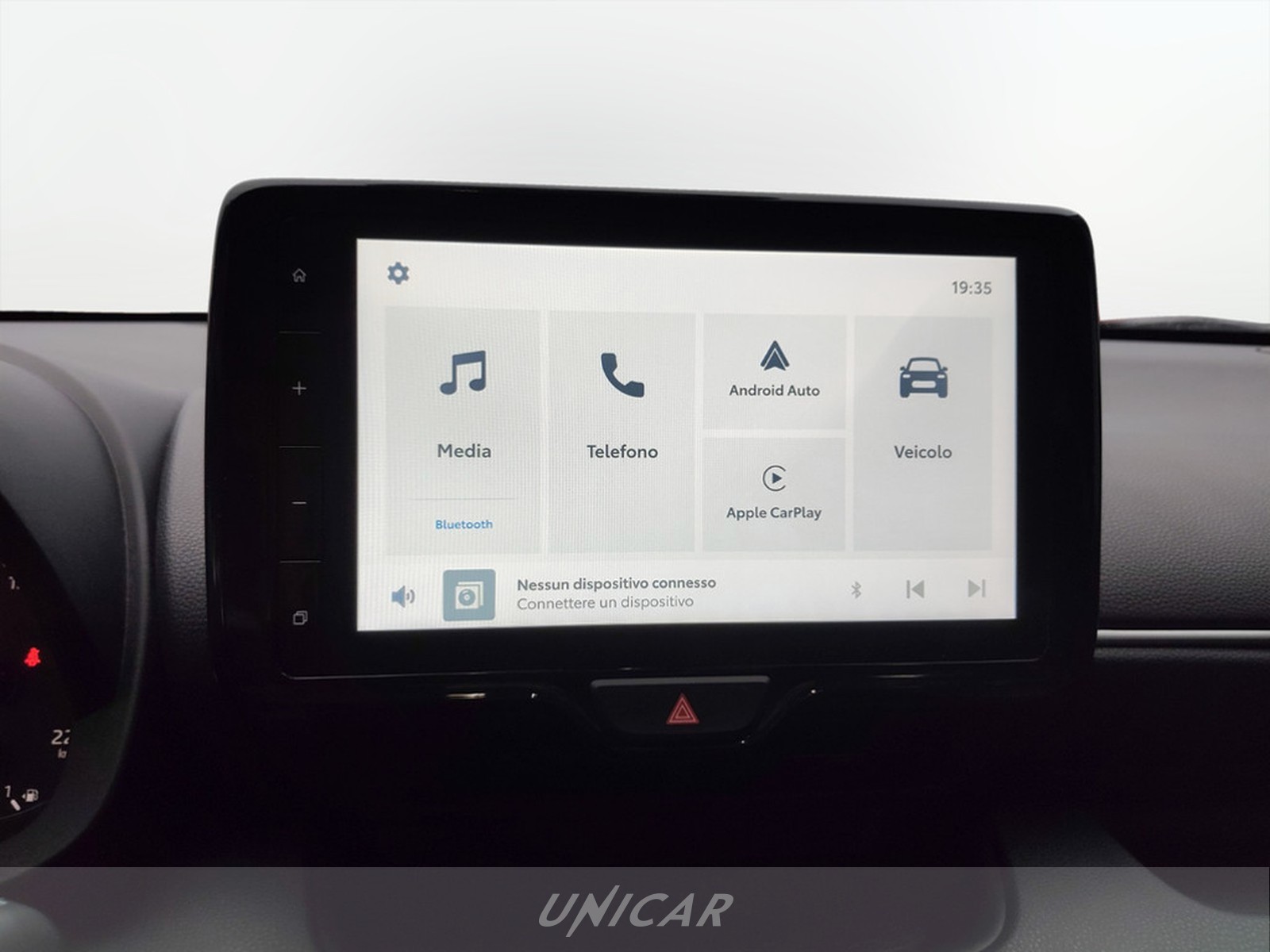 UNICAR Mazda 2