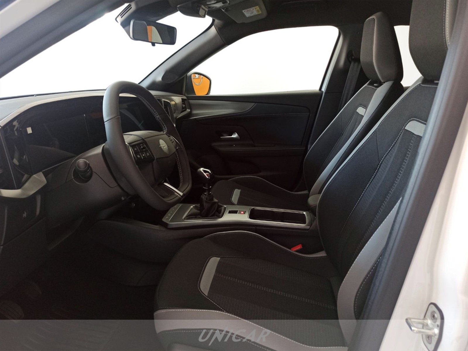 UNICAR Opel Mokka