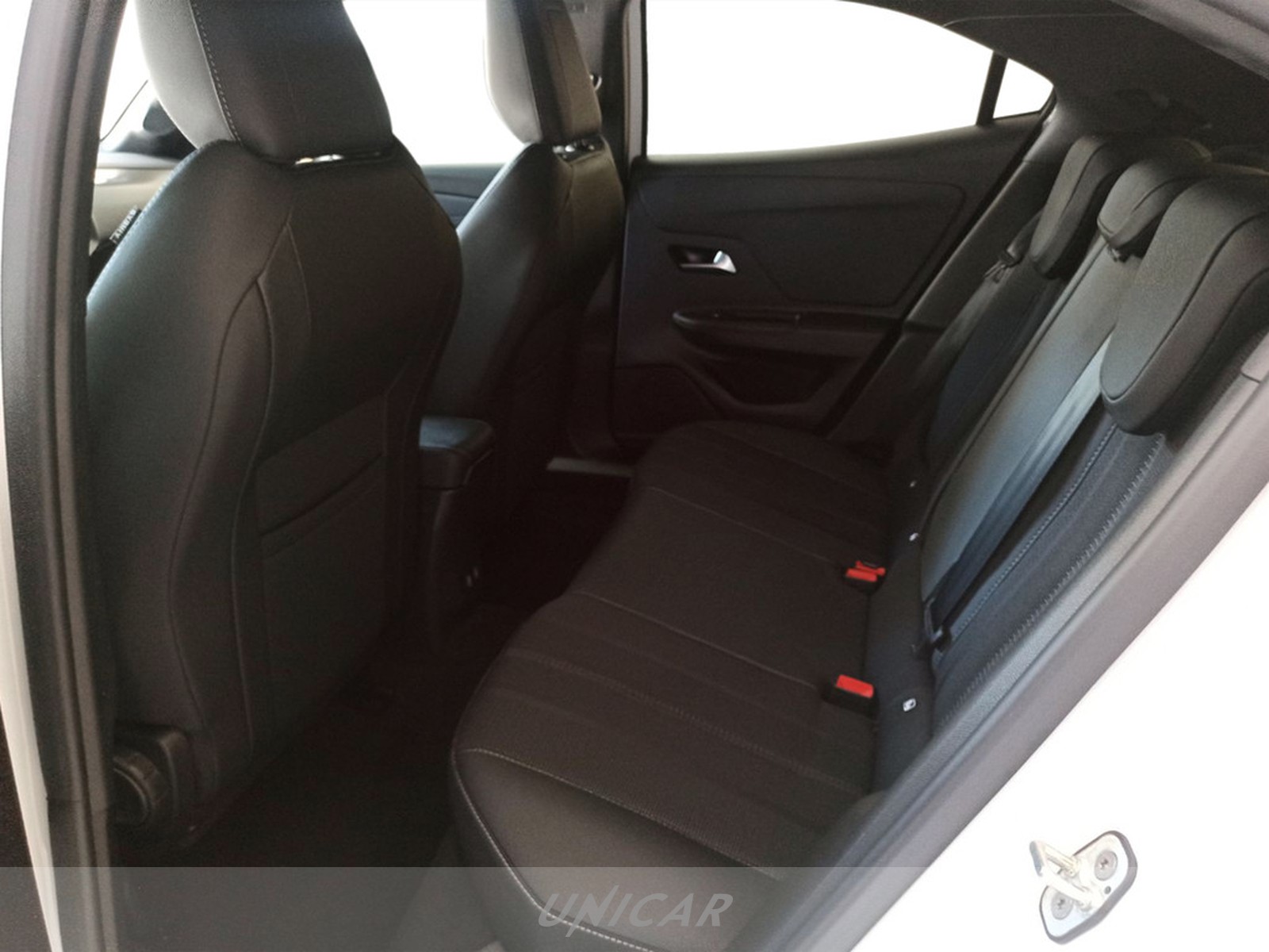 UNICAR Opel Mokka