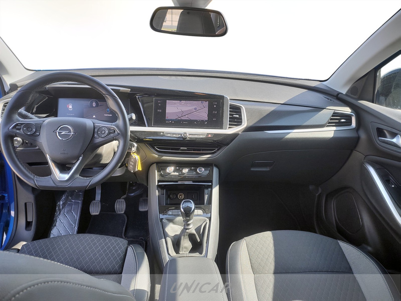 UNICAR Opel Grandland