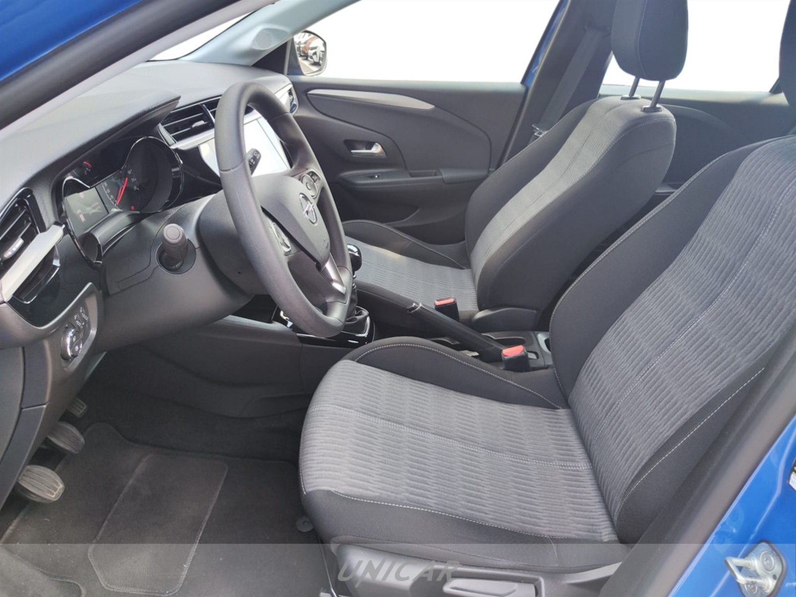 UNICAR Opel Corsa