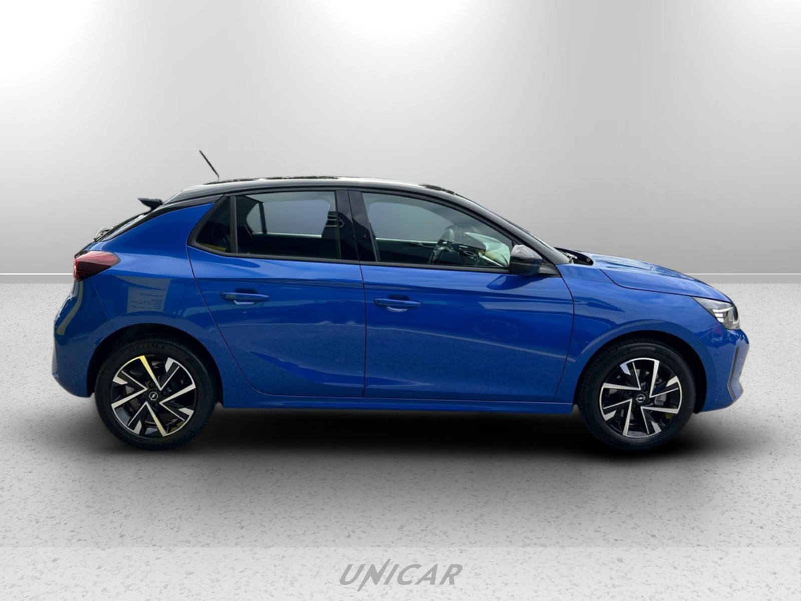 UNICAR Opel Corsa