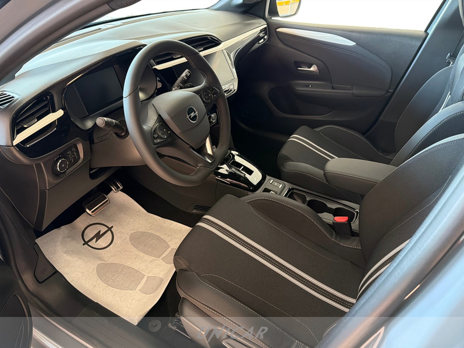 UNICAR Opel Corsa