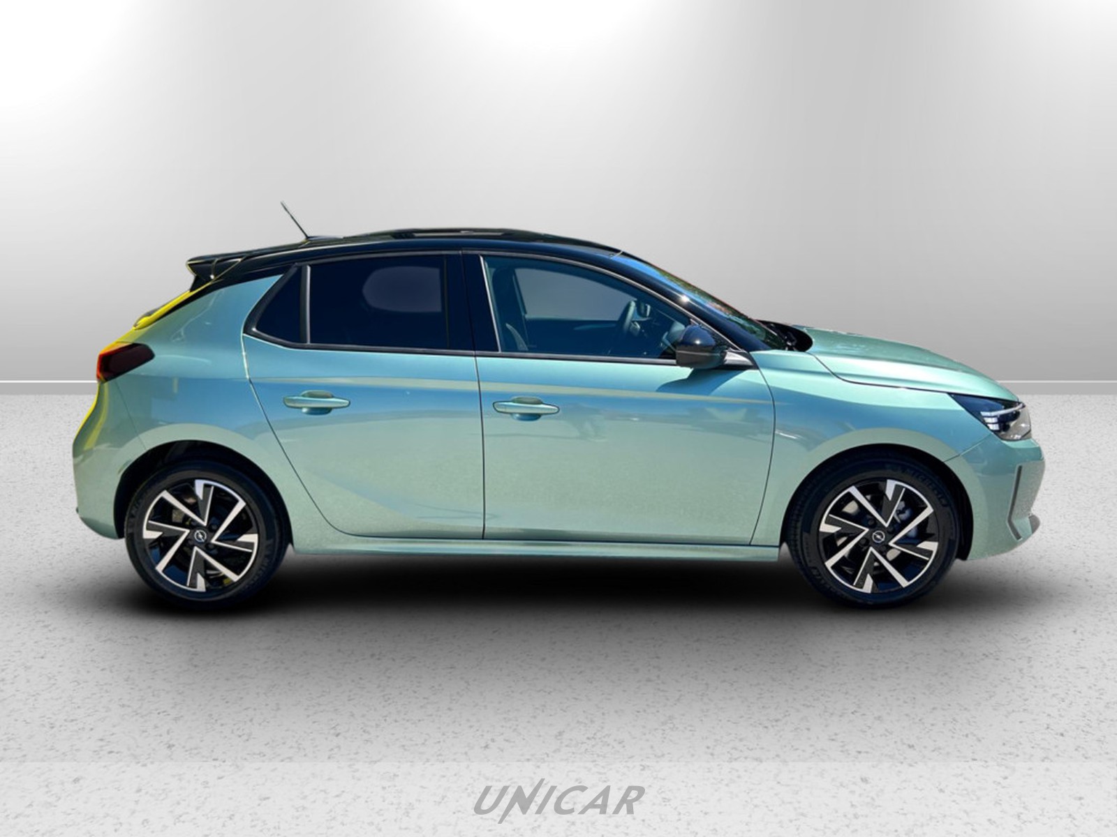 UNICAR Opel Corsa