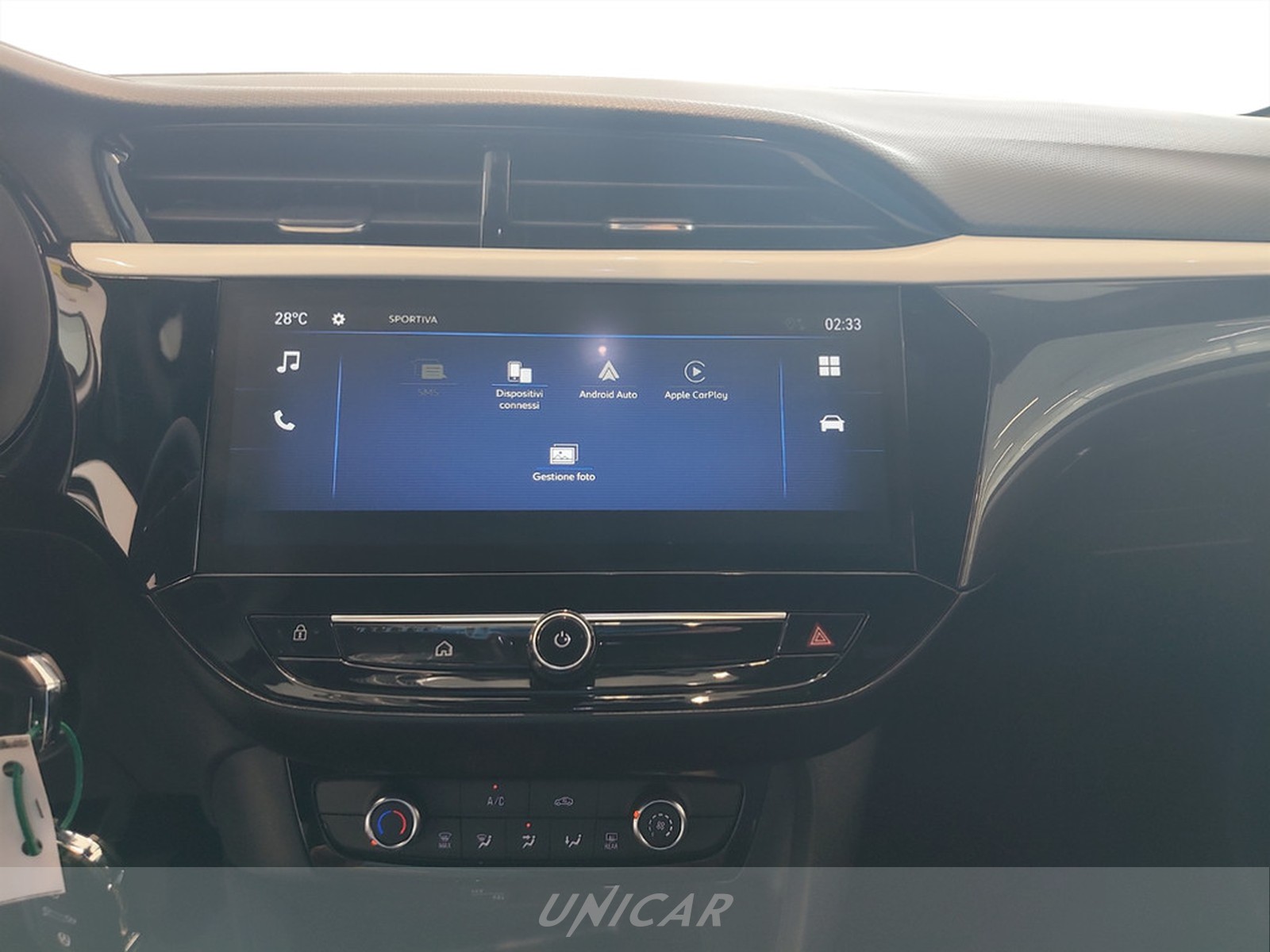 UNICAR Opel Corsa