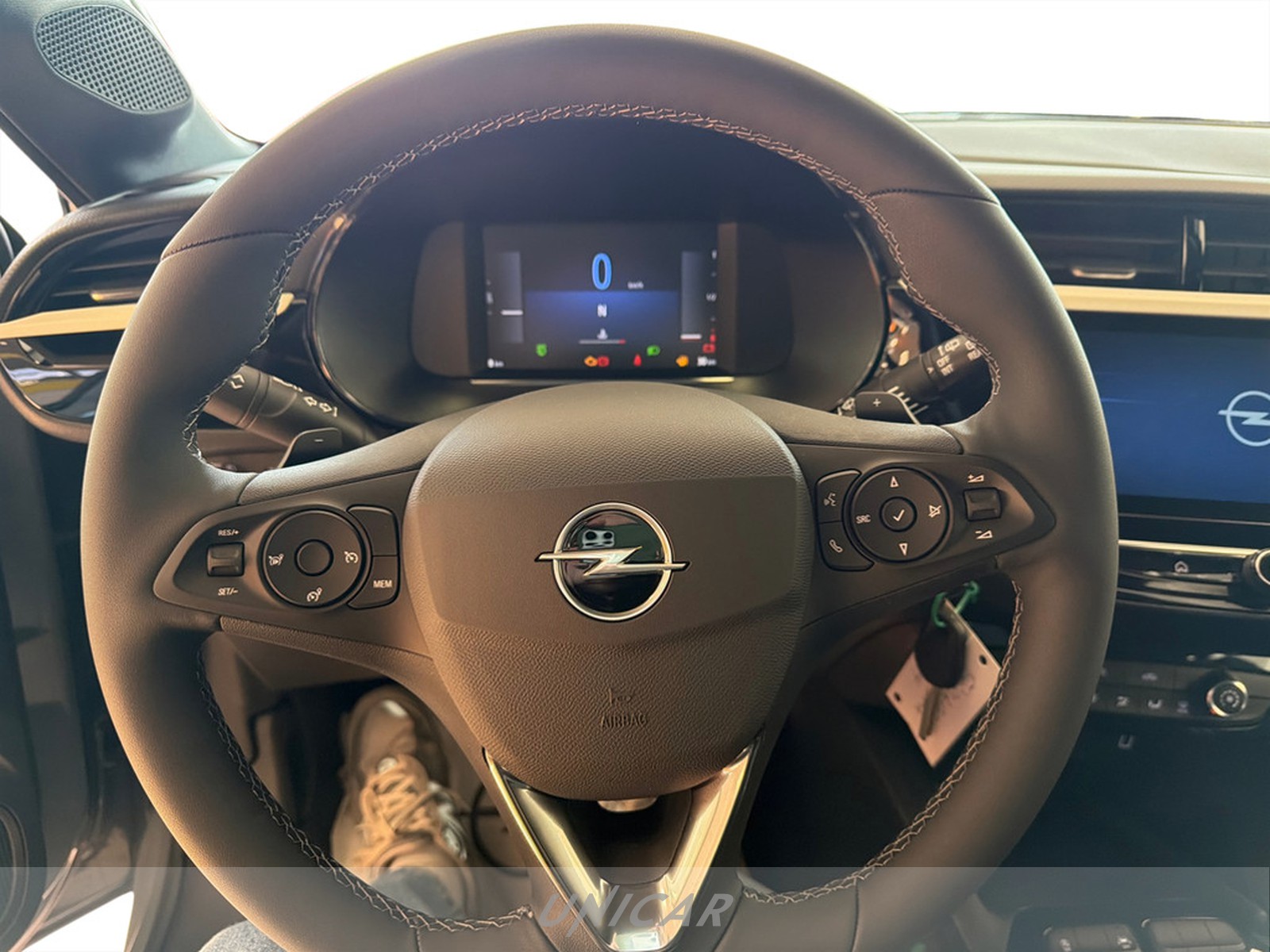 UNICAR Opel Corsa