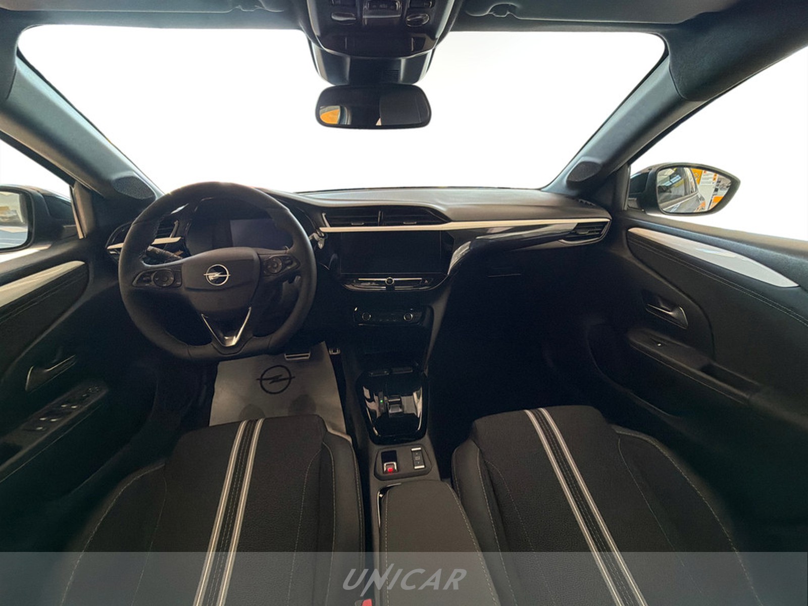 UNICAR Opel Corsa