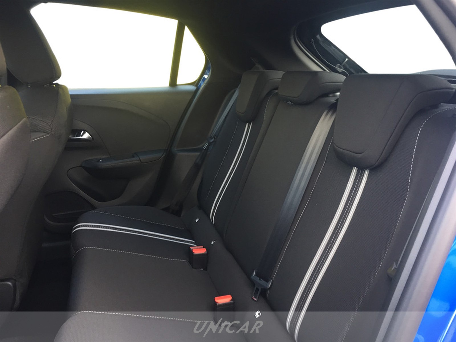 UNICAR Opel Corsa