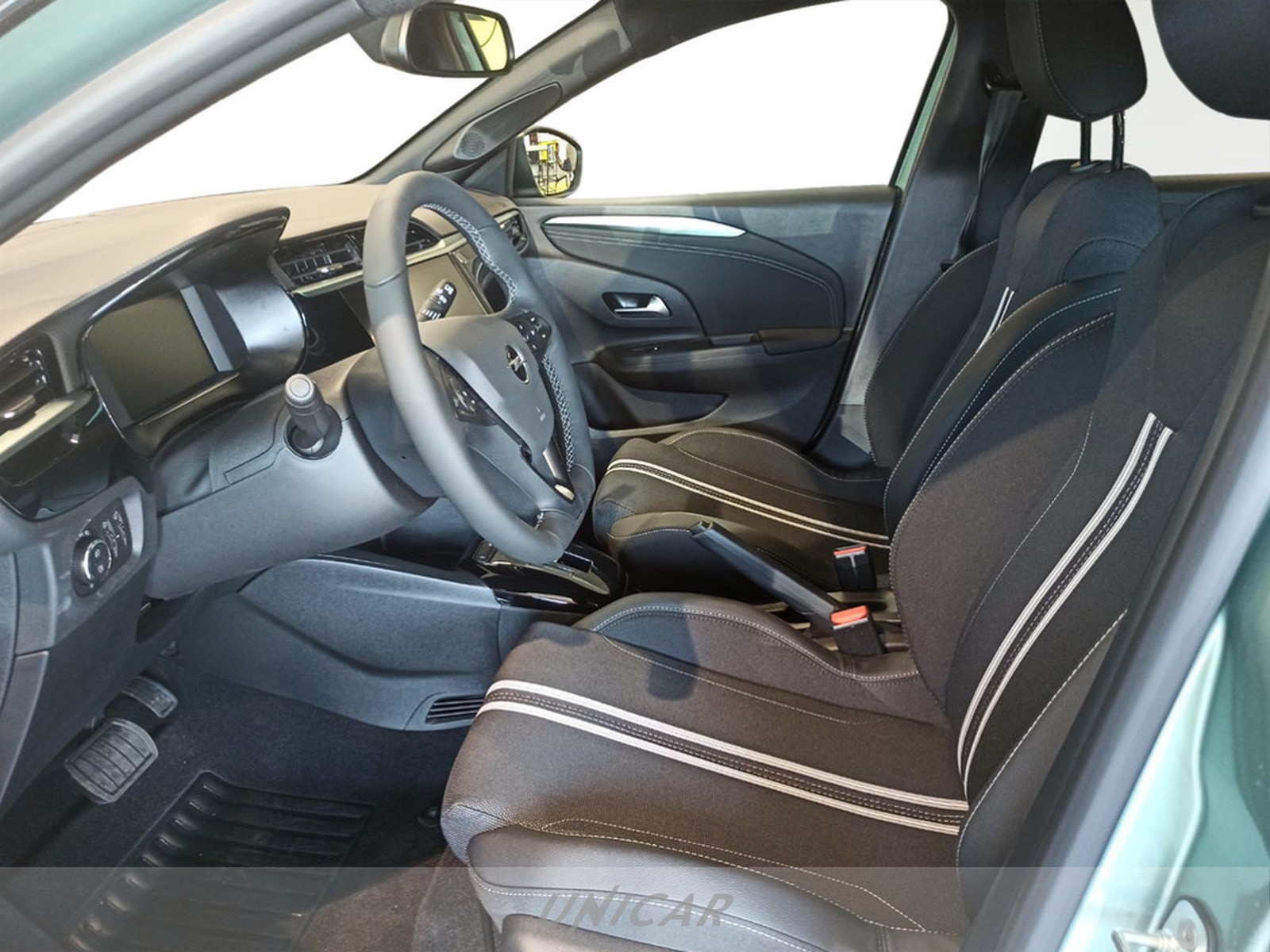 UNICAR Opel Corsa