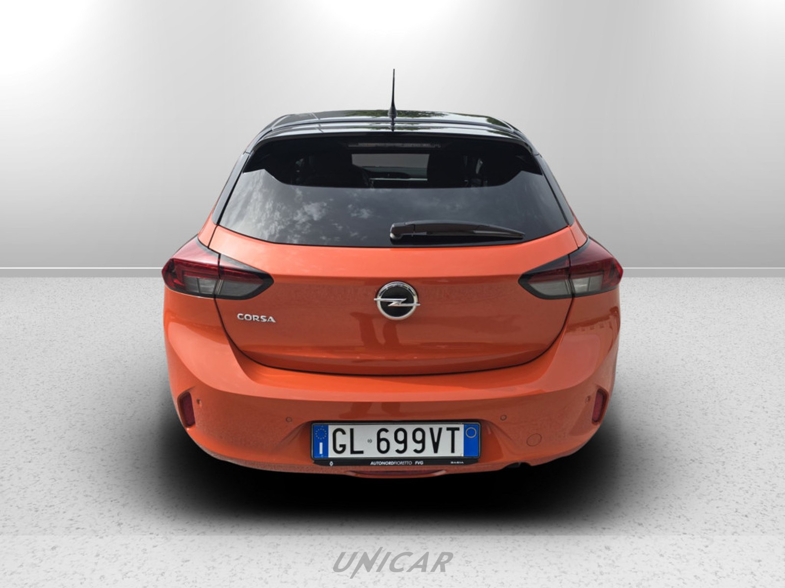 UNICAR Opel Corsa