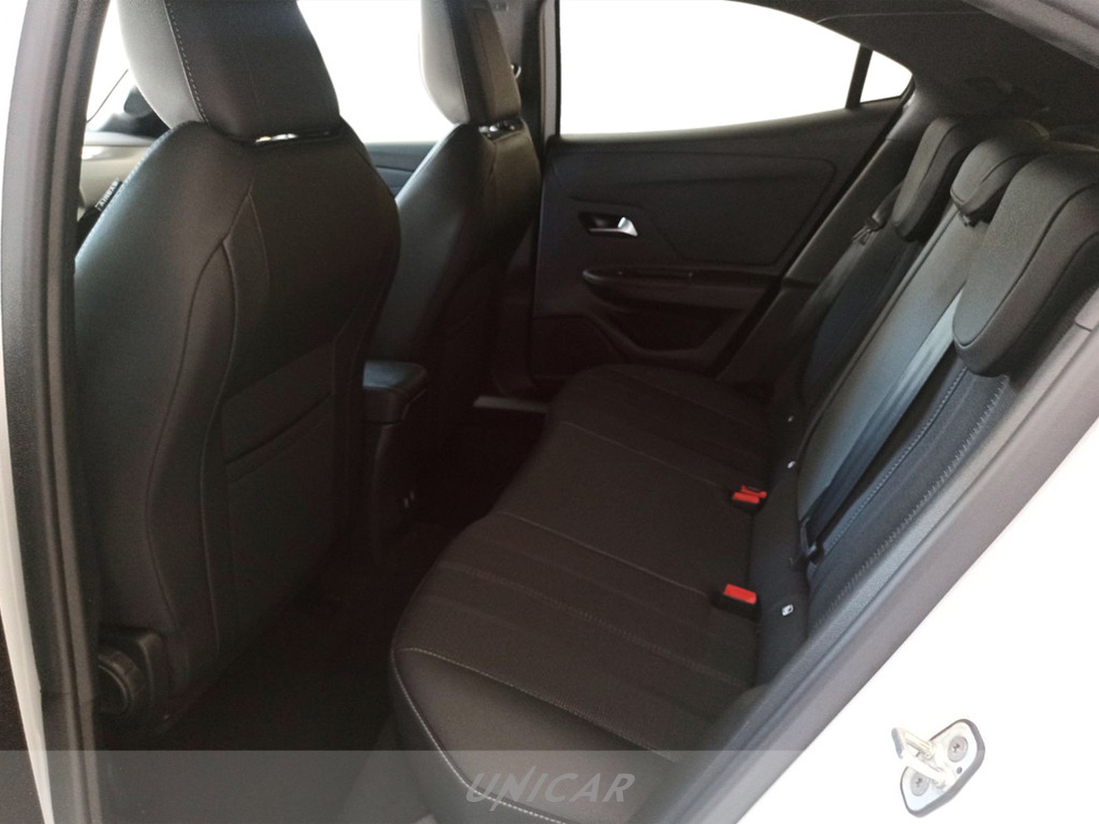 UNICAR Opel Mokka