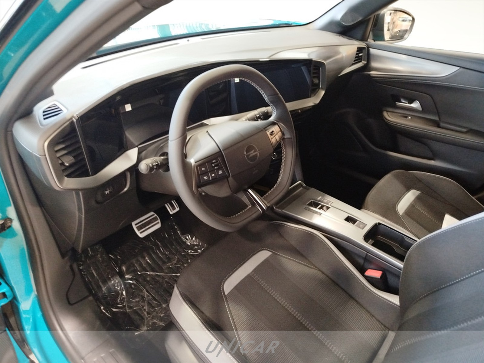 UNICAR Opel Mokka