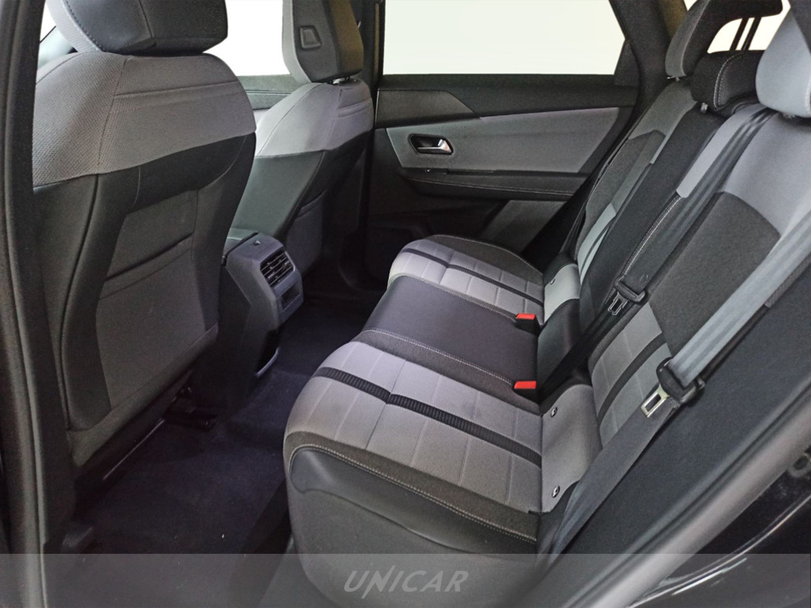 UNICAR Opel Grandland
