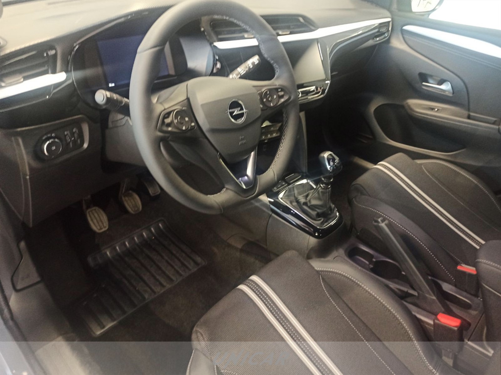 UNICAR Opel Corsa