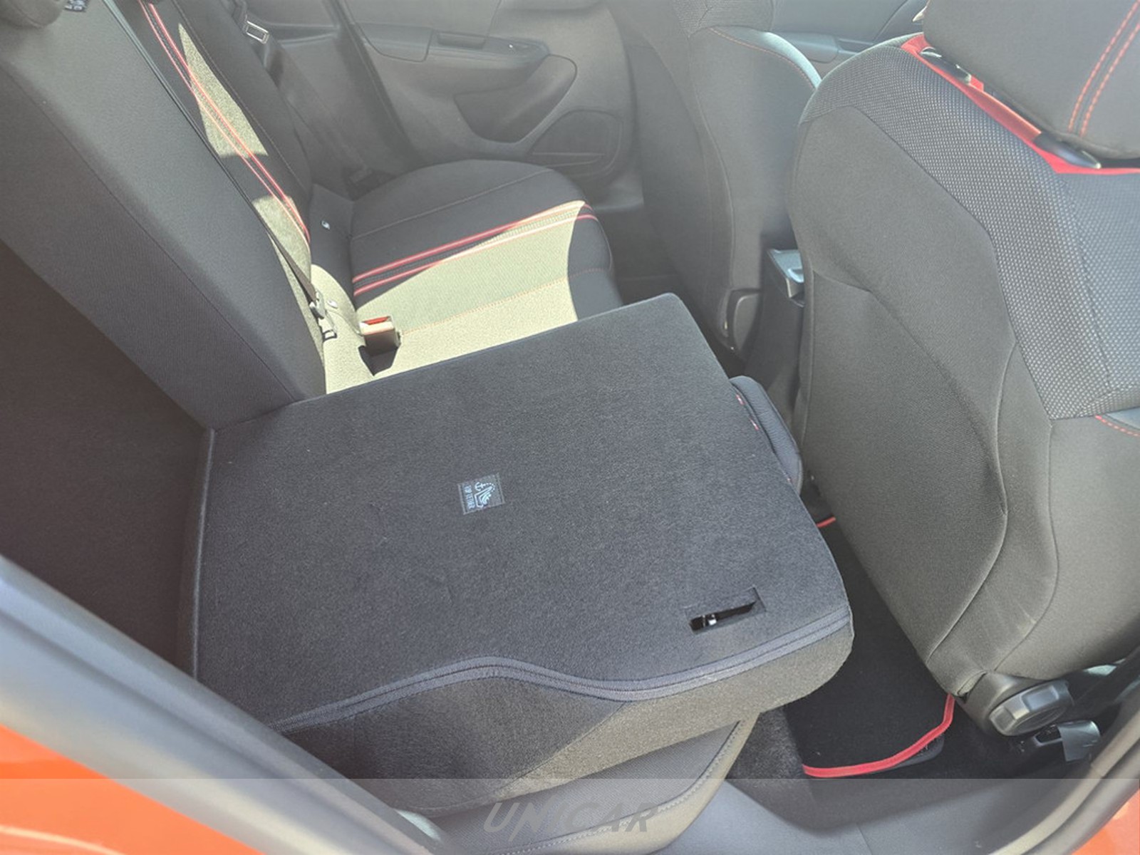 UNICAR Opel Corsa