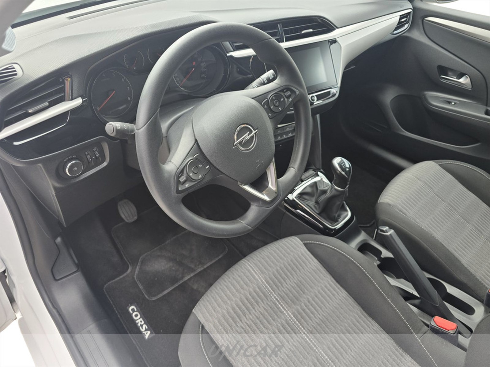 UNICAR Opel Corsa
