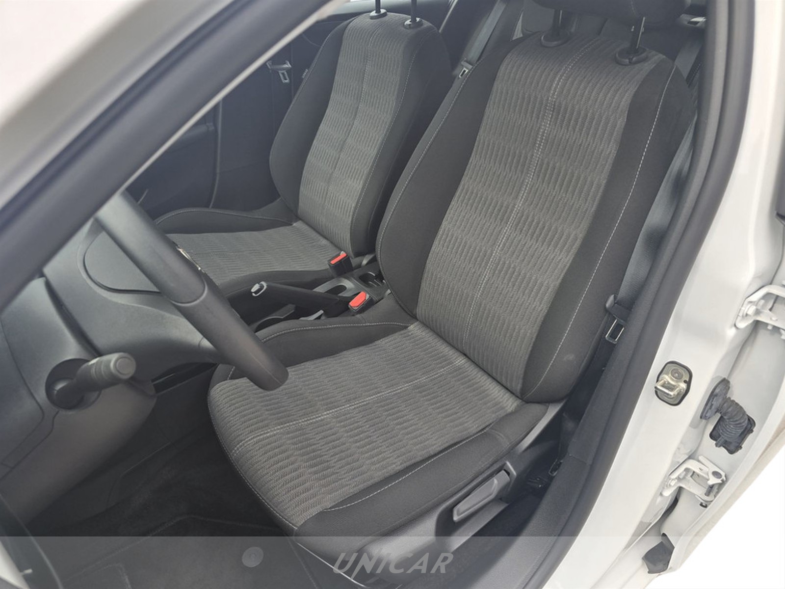 UNICAR Opel Corsa
