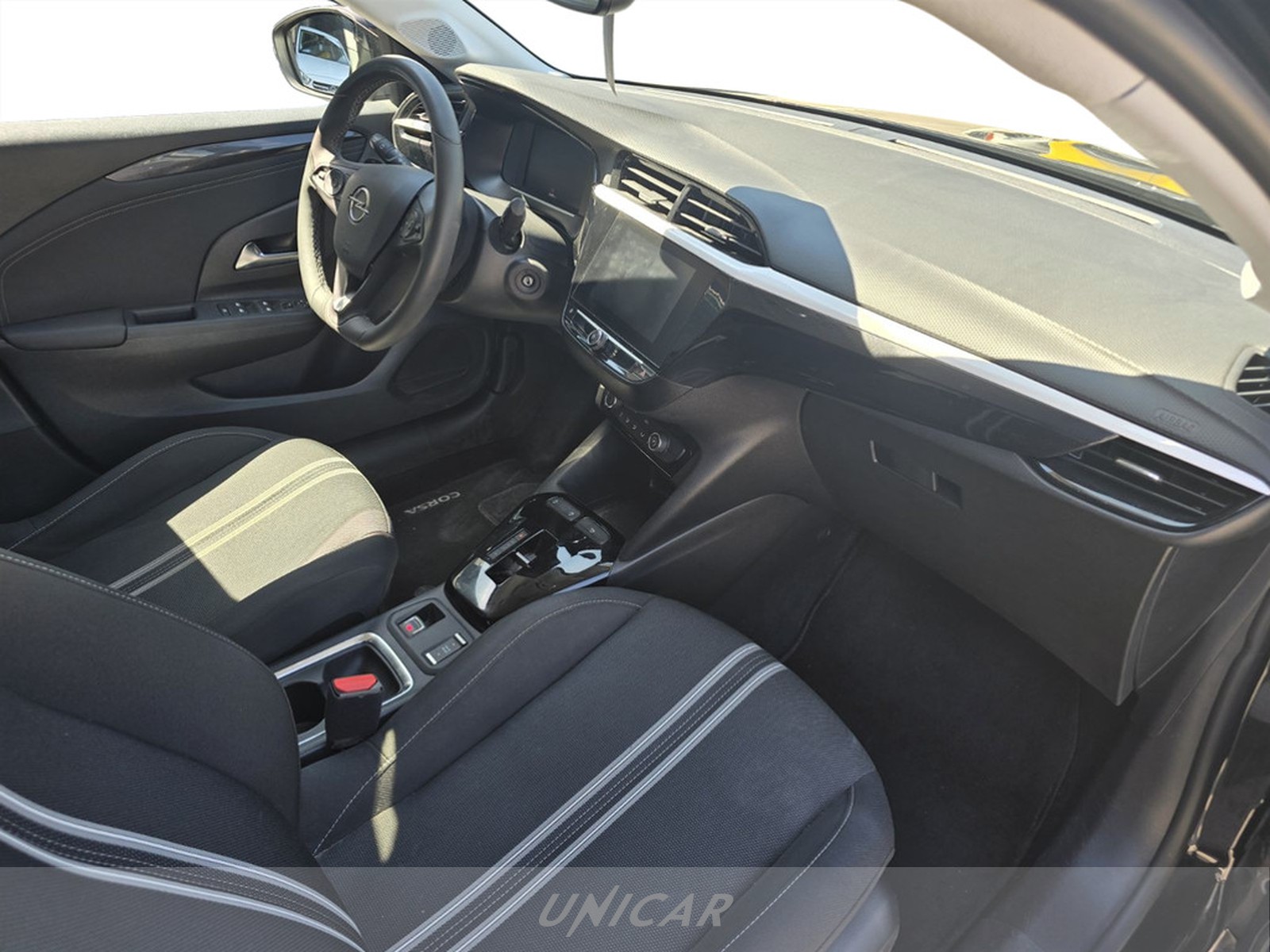 UNICAR Opel Corsa