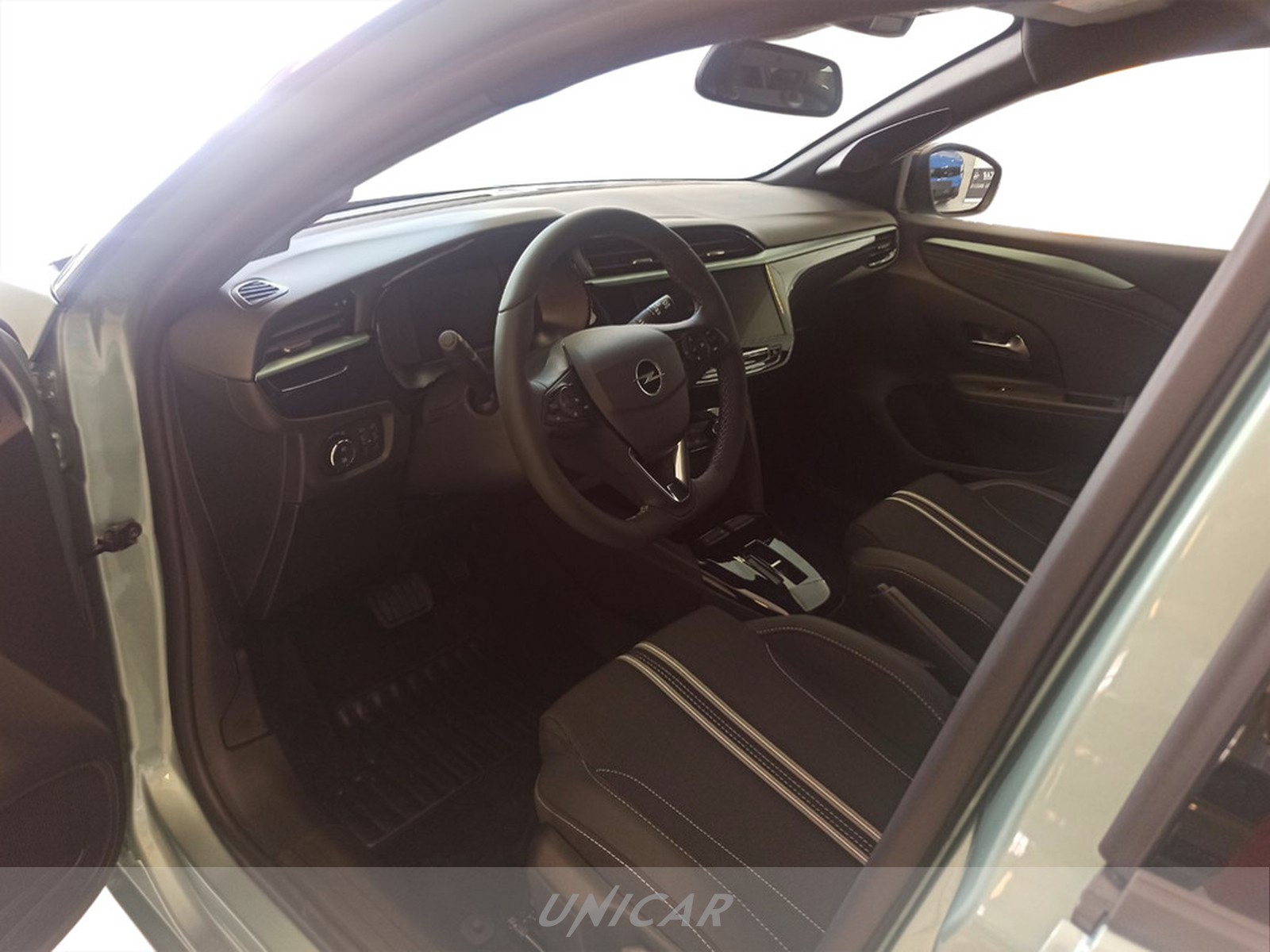 UNICAR Opel Corsa