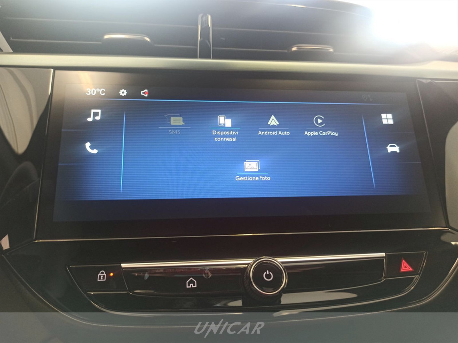 UNICAR Opel Corsa