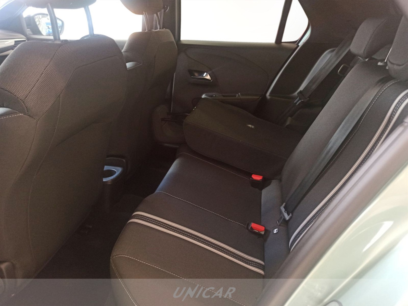 UNICAR Opel Corsa
