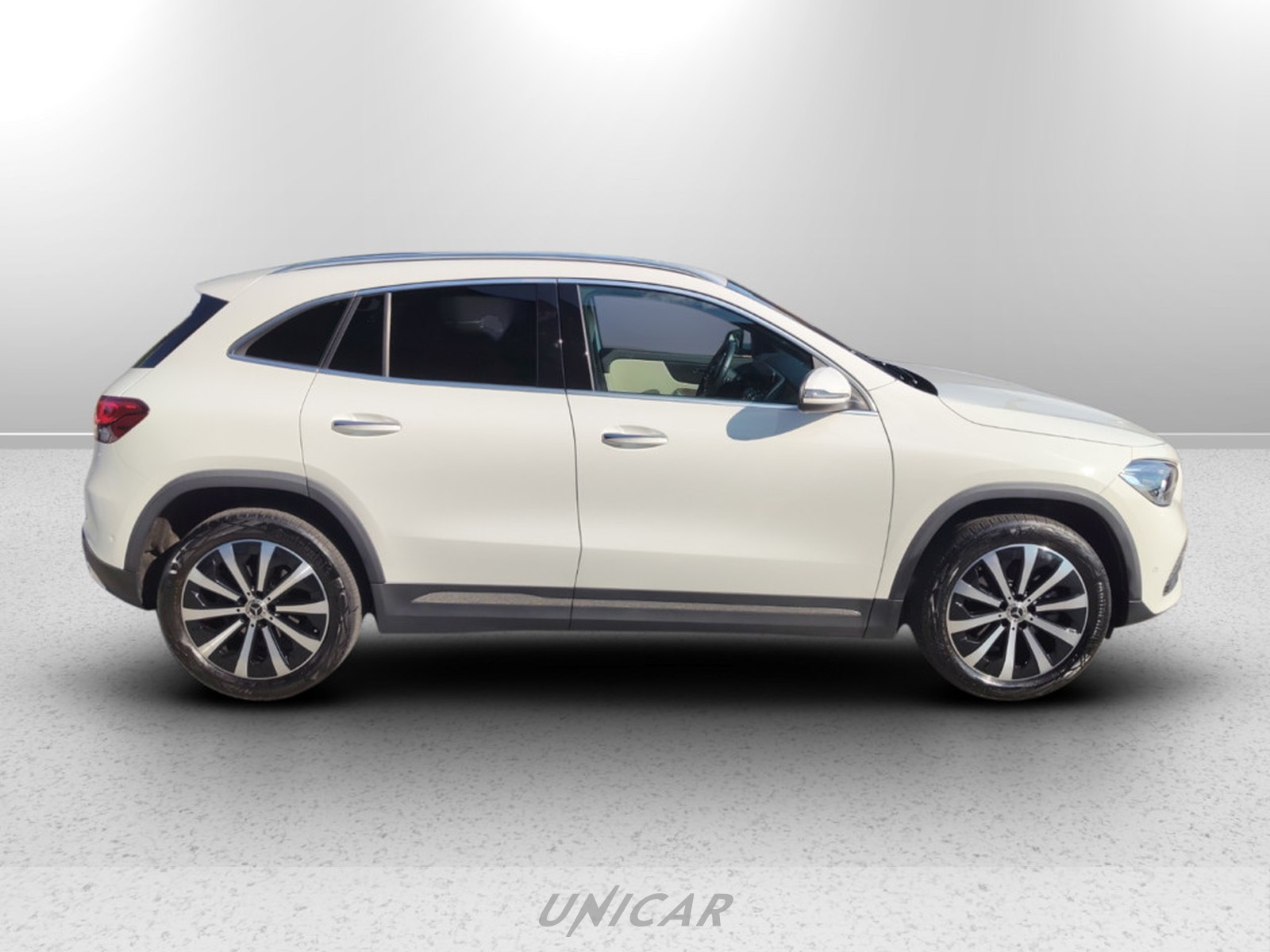 UNICAR Mercedes GLA