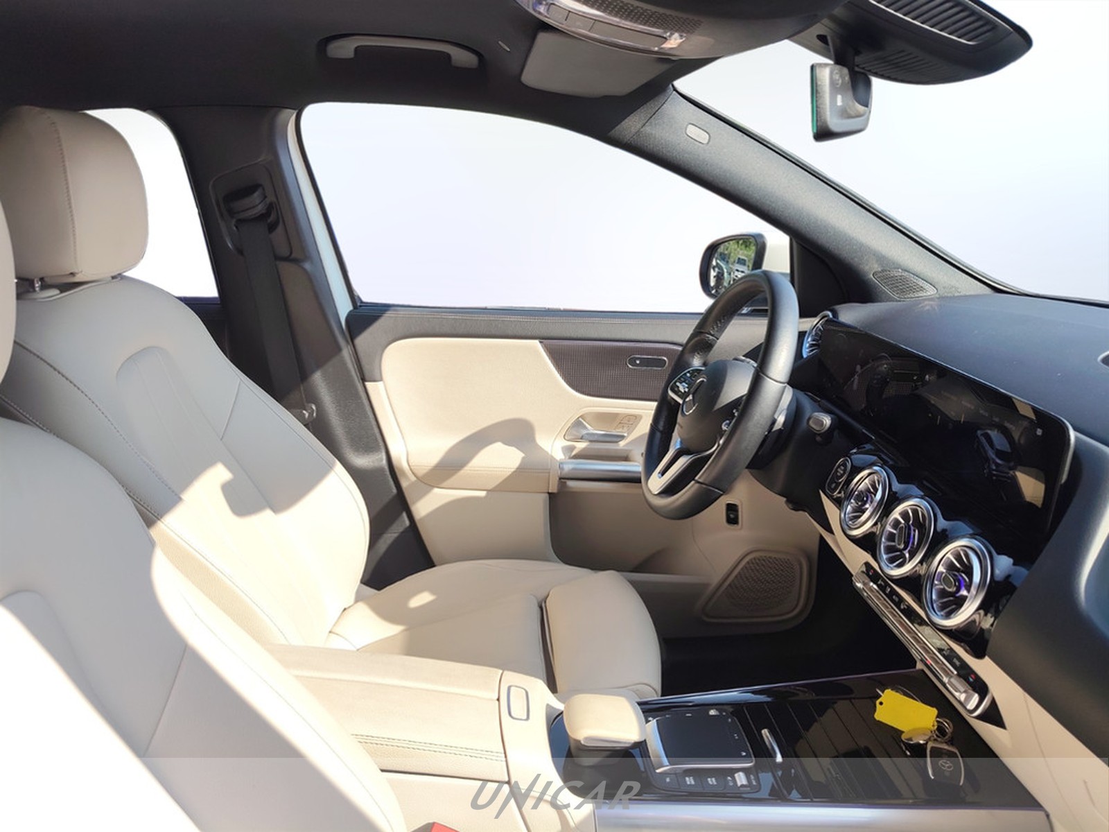 UNICAR Mercedes GLA