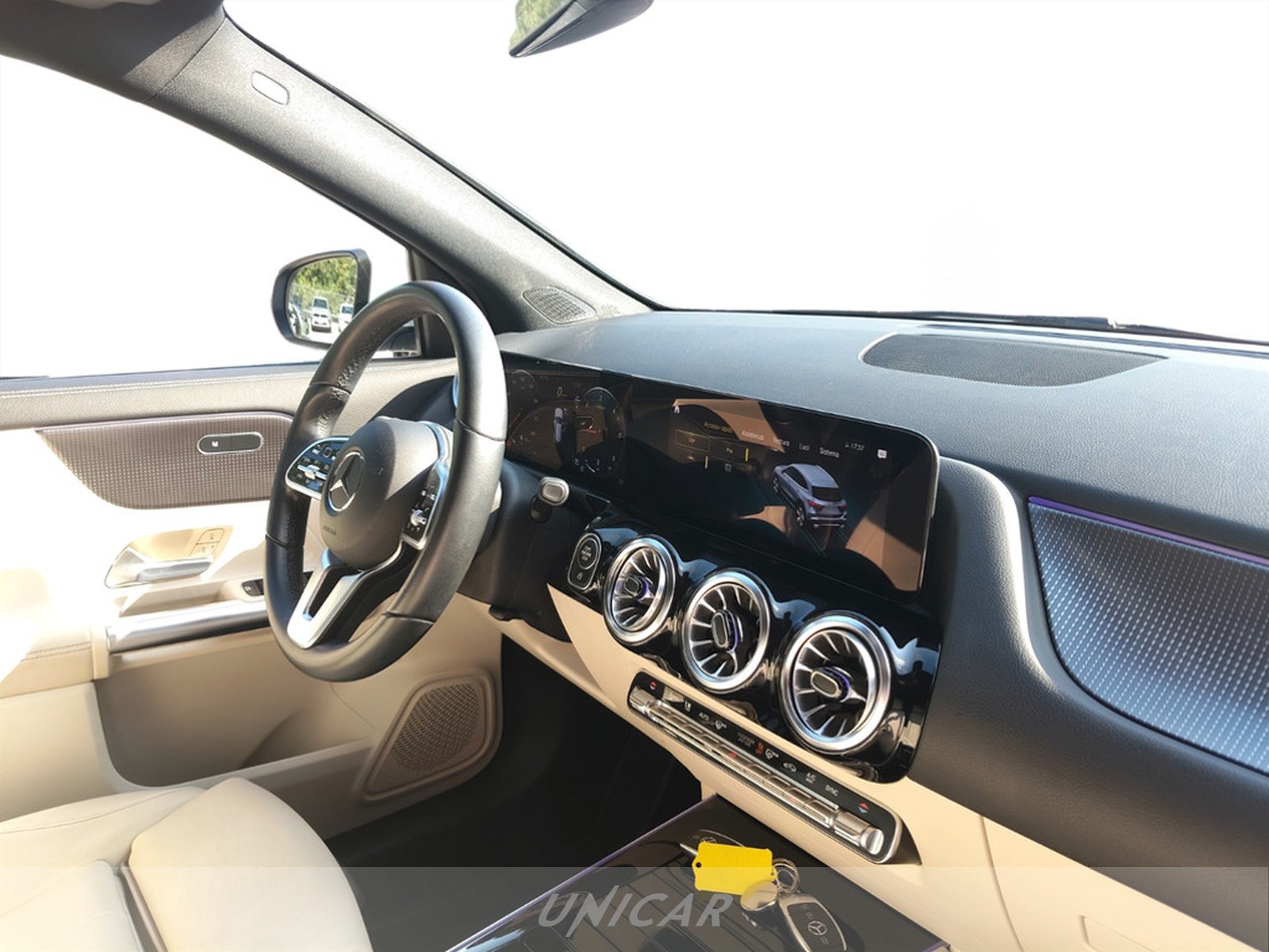UNICAR Mercedes GLA