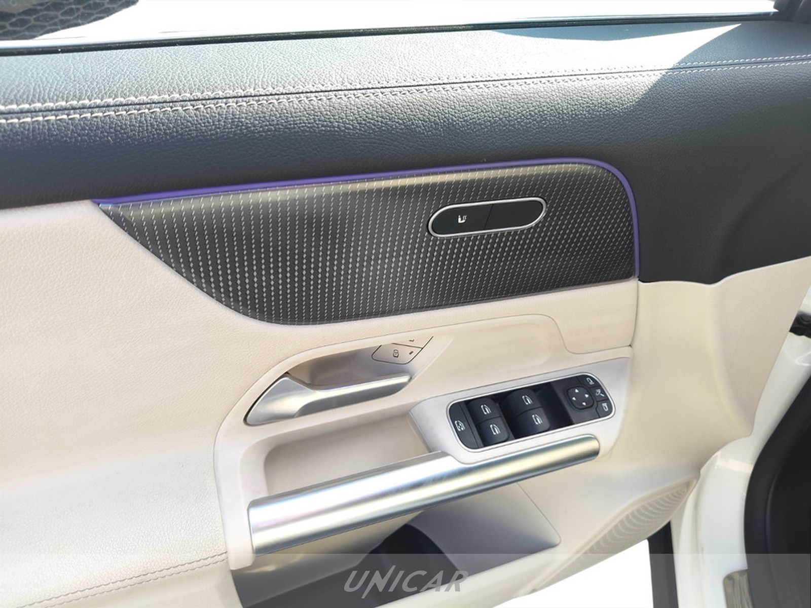 UNICAR Mercedes GLA