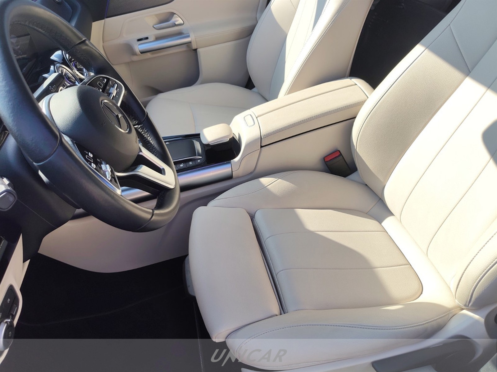 UNICAR Mercedes GLA