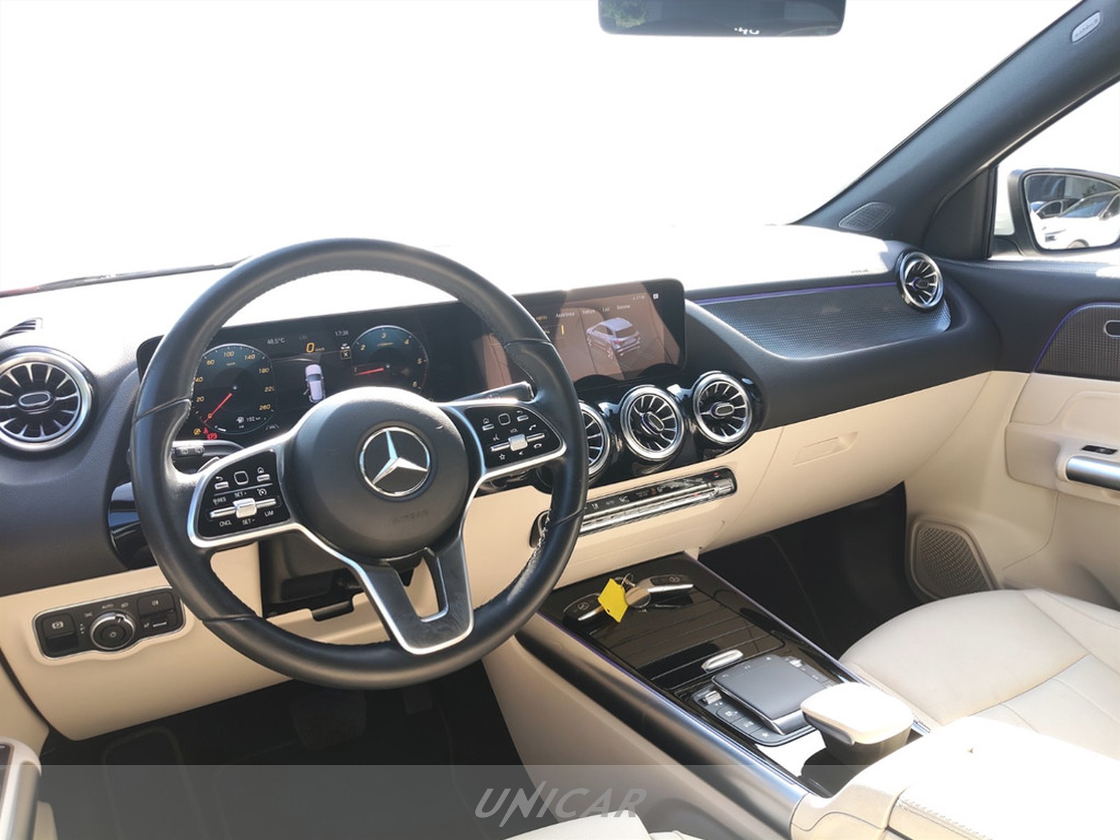 UNICAR Mercedes GLA
