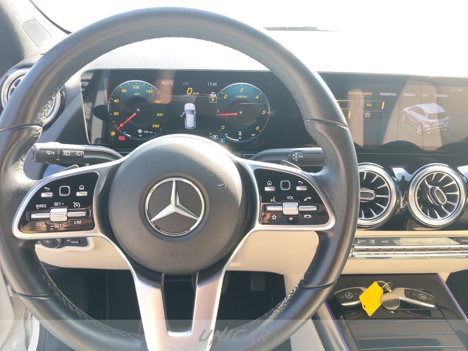 UNICAR Mercedes GLA