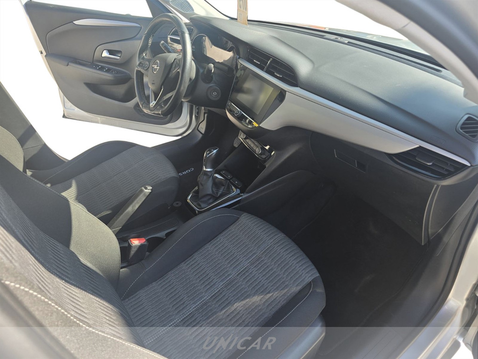 UNICAR Opel Corsa